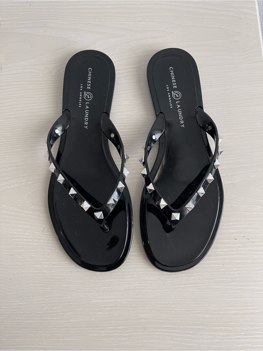CHINESE LAUNDRY Black Hero Jelly Stud Thong Sandals Women’s Size 7